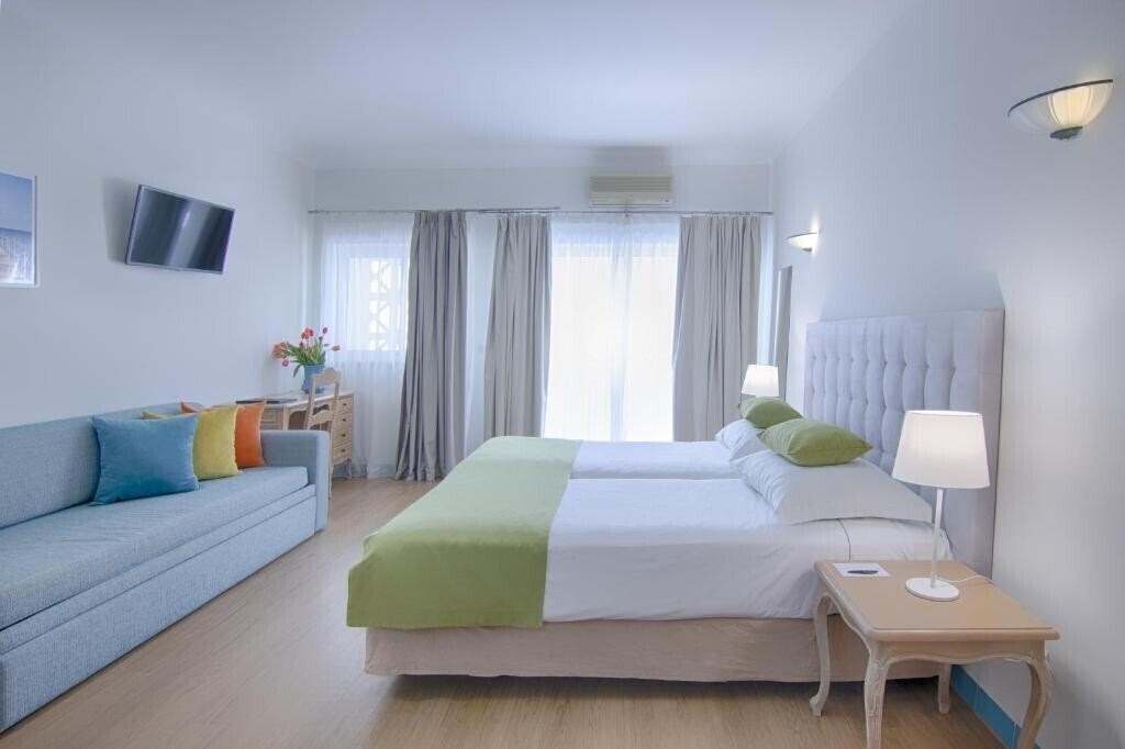 Отель Luna Miramar 4*