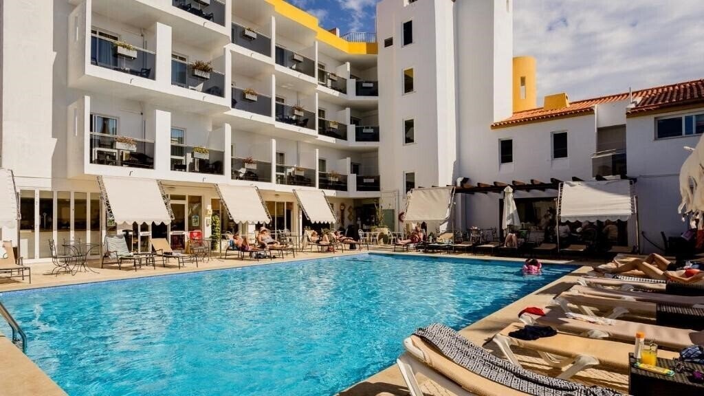 Отель Hotel Do Cerro 4*