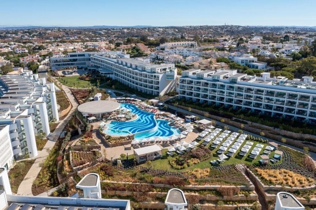Готель W Algarve Residences 5*