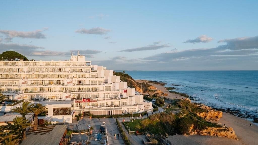 Готель Monicca Collection Suites & Residences 4*