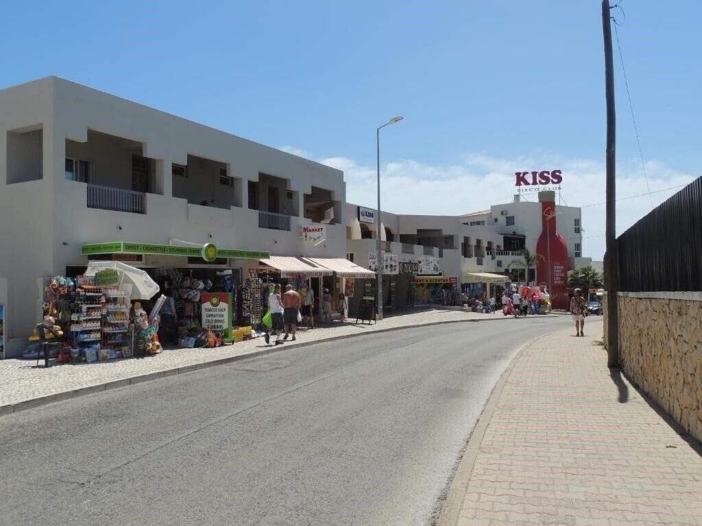 Отель Kiss Apartamentos Turisticos 3*