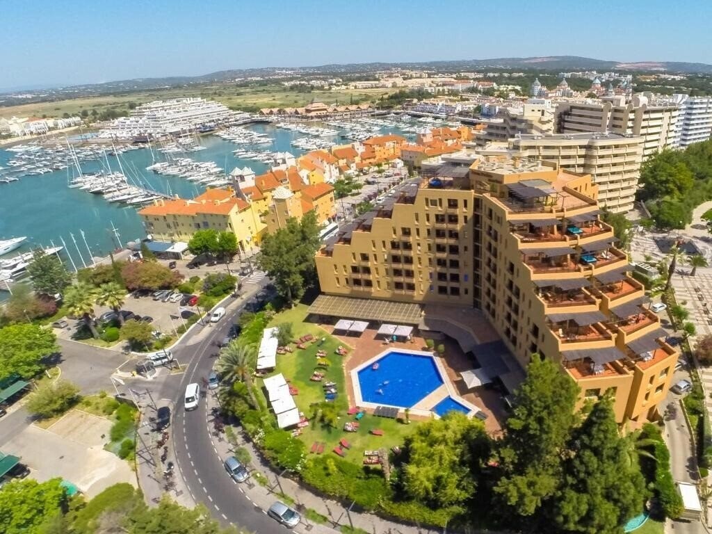 Готель Dom Pedro Marina 4*
