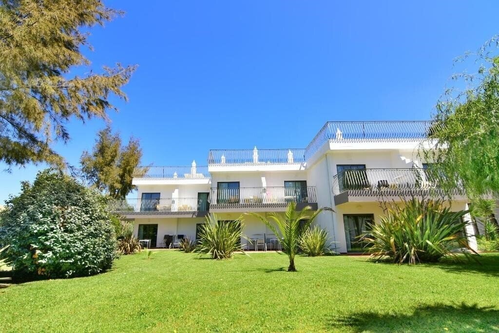 Картинка Bayside Salgados Golf & Beach Resort 3*