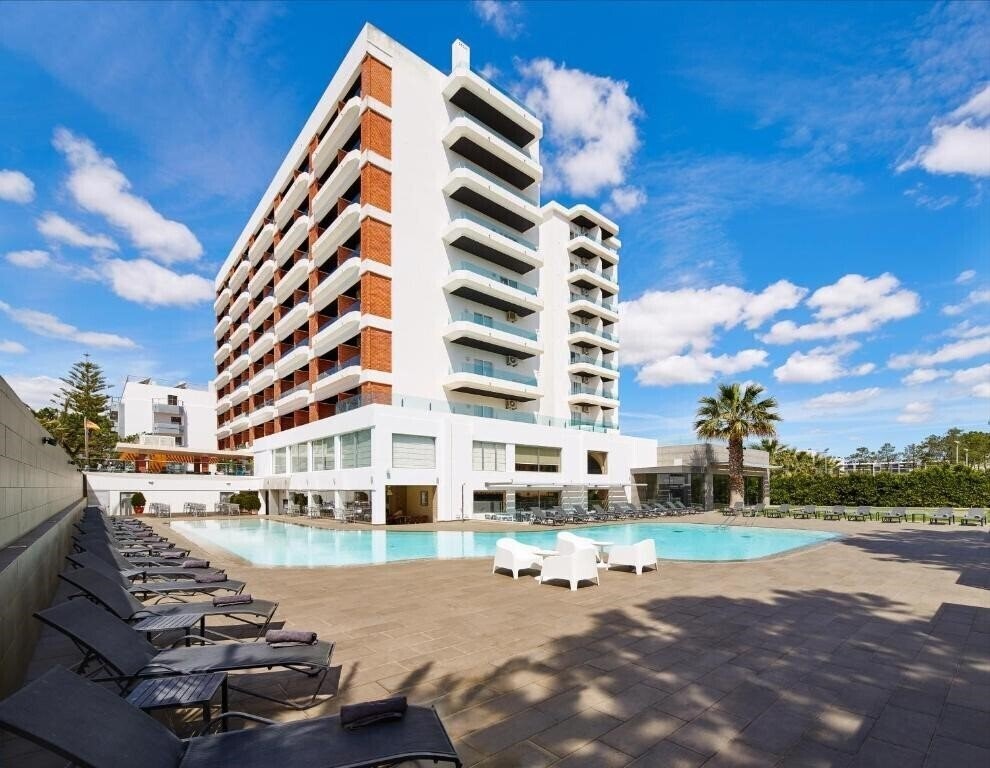 Отель Alcazar Beach & Spa 4*