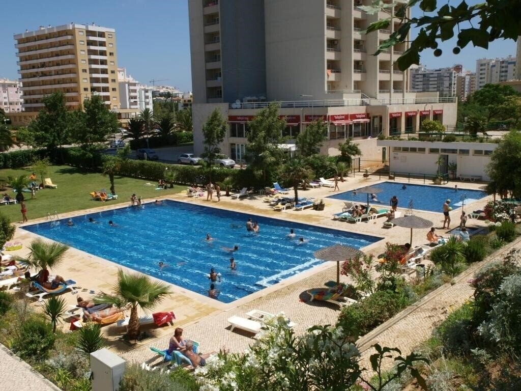 Отель Jardins Da Rocha 3*