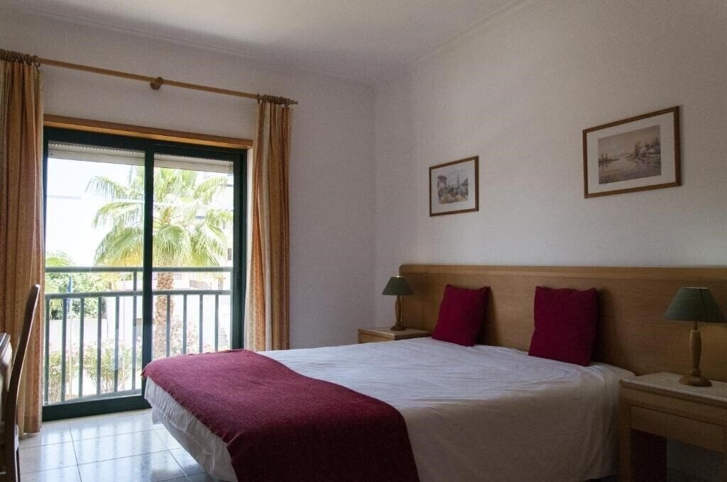 Фото Plaza Real 3*