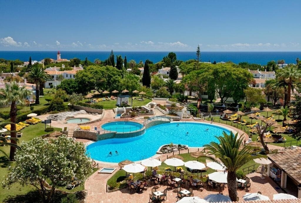 Готель Rocha Brava Village Resort 4*