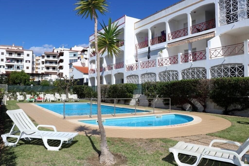 Отель Kings Apartments 3*