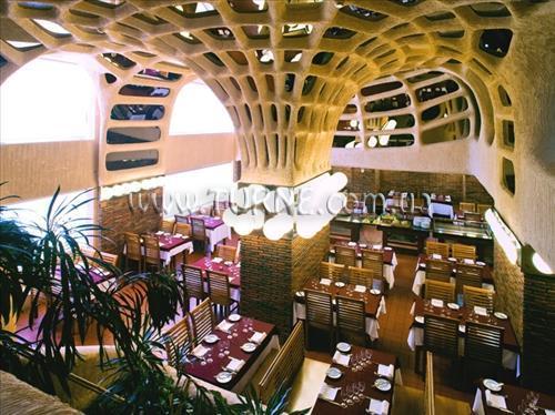 Готель Alcazar 3*