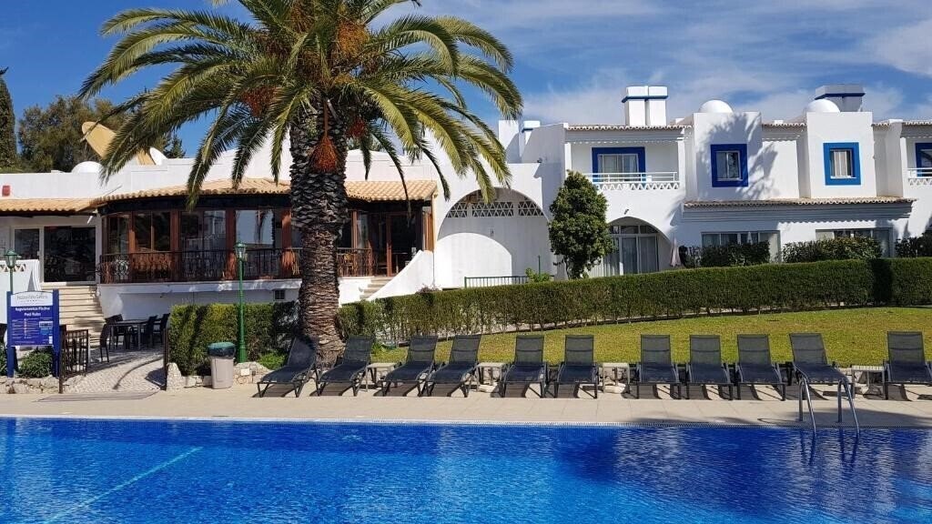 Отель Pestana Palm Gardens Ocean & Golf Villas 4*