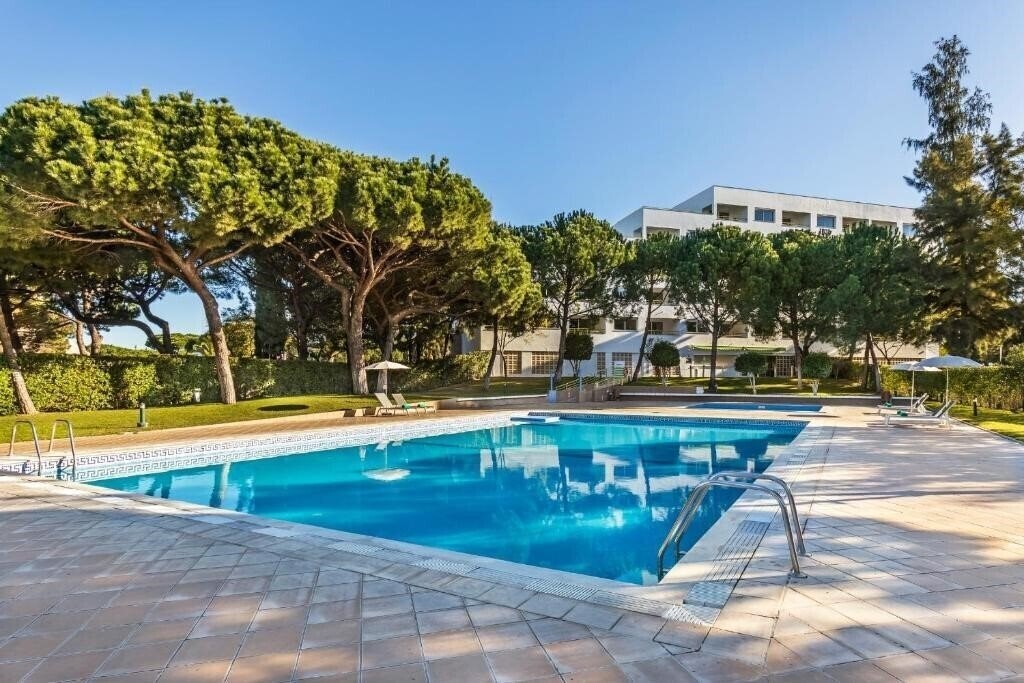 Отель The Patio Suite Hotel 4*