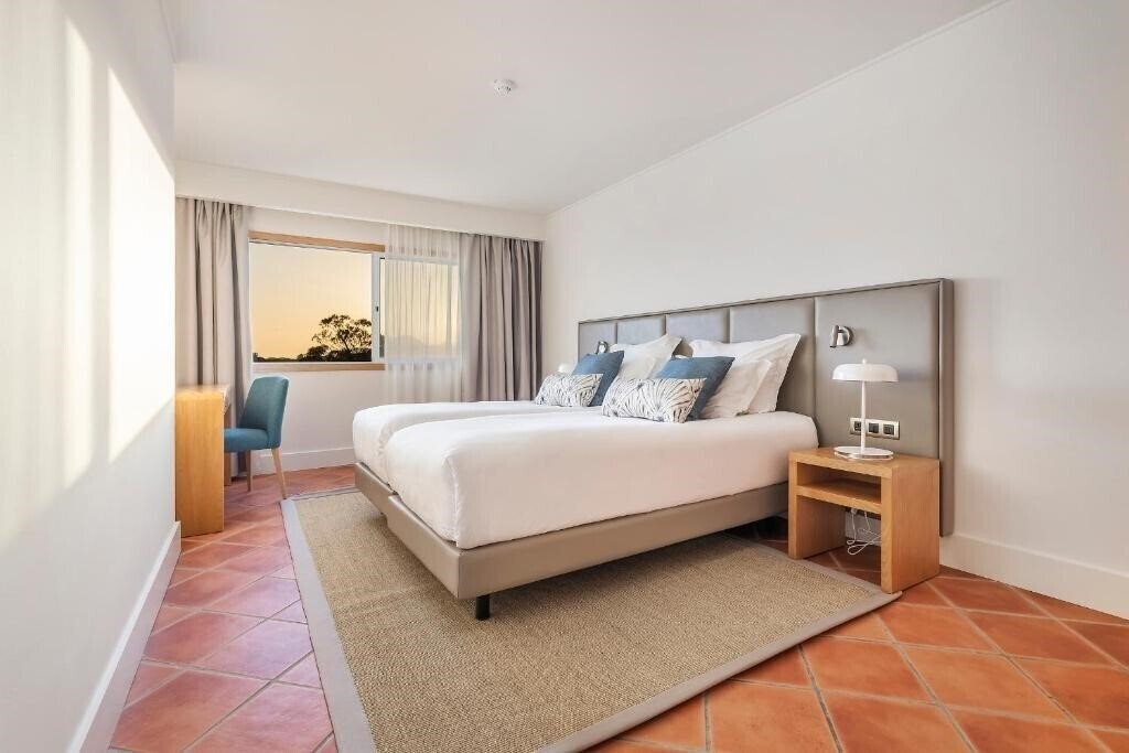 Фото The Patio Suite Hotel 4*