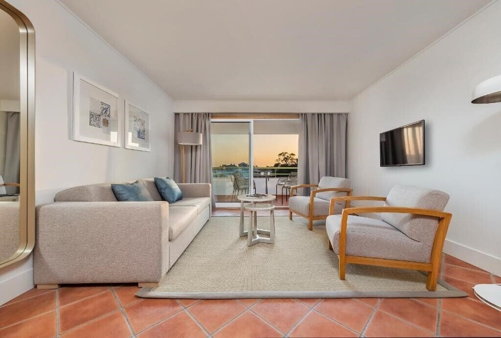 Фотографія The Patio Suite Hotel 4*