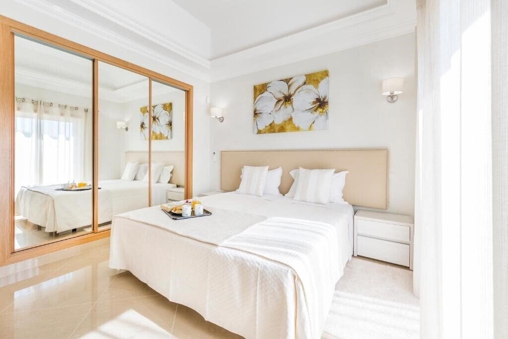 Фото Lakeside Country Club 4*