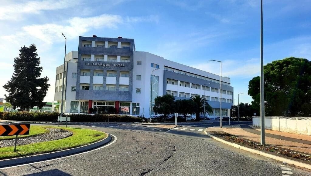 Готель BejaParque Hotel 4*