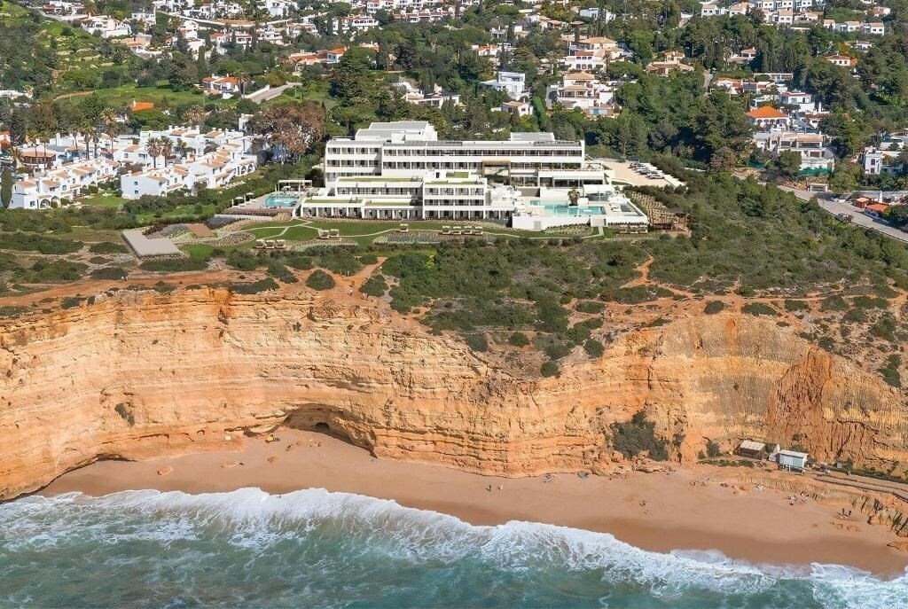 Отель Wyndham Grand Carvoeiro Algarve 5*