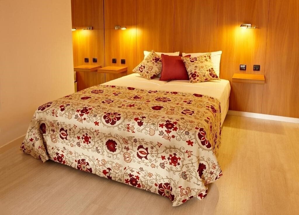 Готель Casa Das Aguarelas 3*