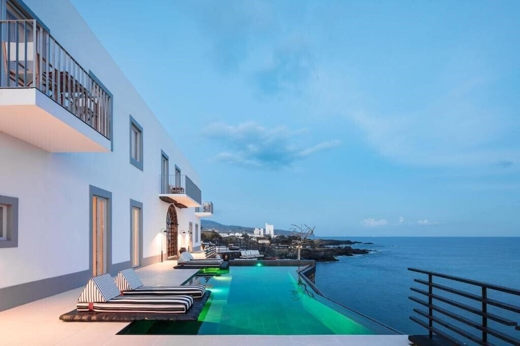 Отель White Exclusive Suites & Villas 5*