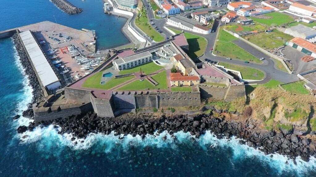 Готель Pousada De Angra Do Heroismo 4*