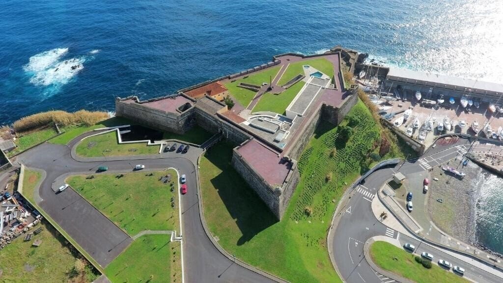 Картинка Pousada De Angra Do Heroismo 4*