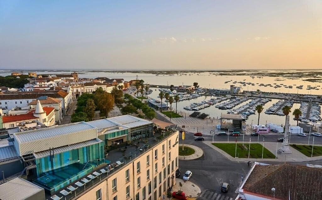 Отель Occidental Faro 4*