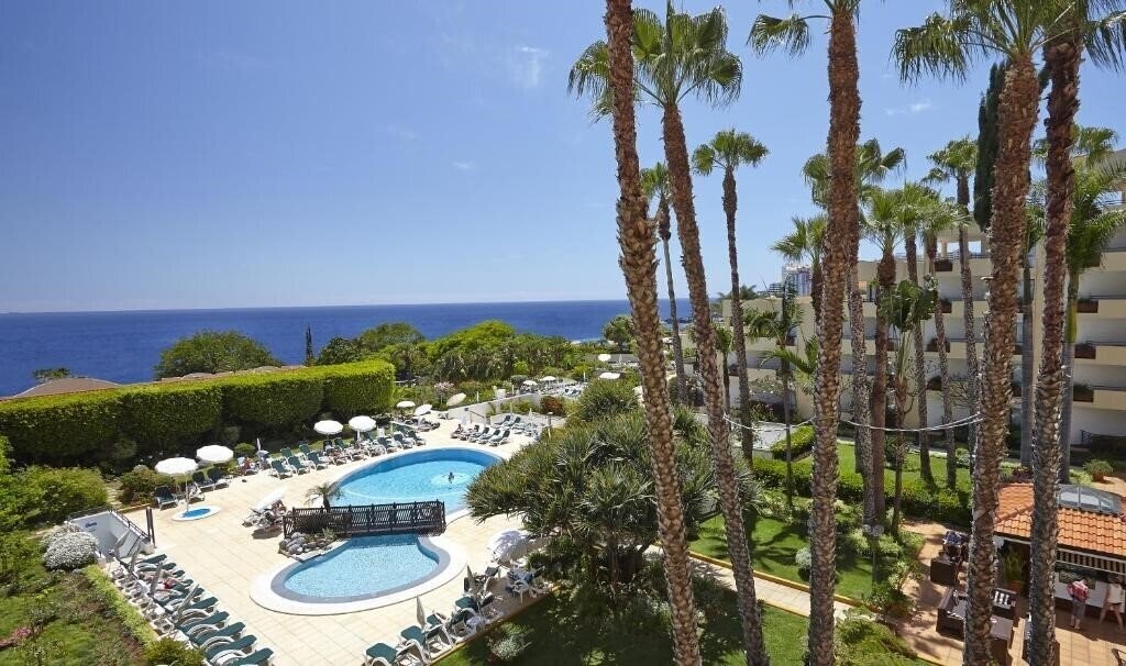 Отель Suite Hotel Eden Mar PortoBay 4*