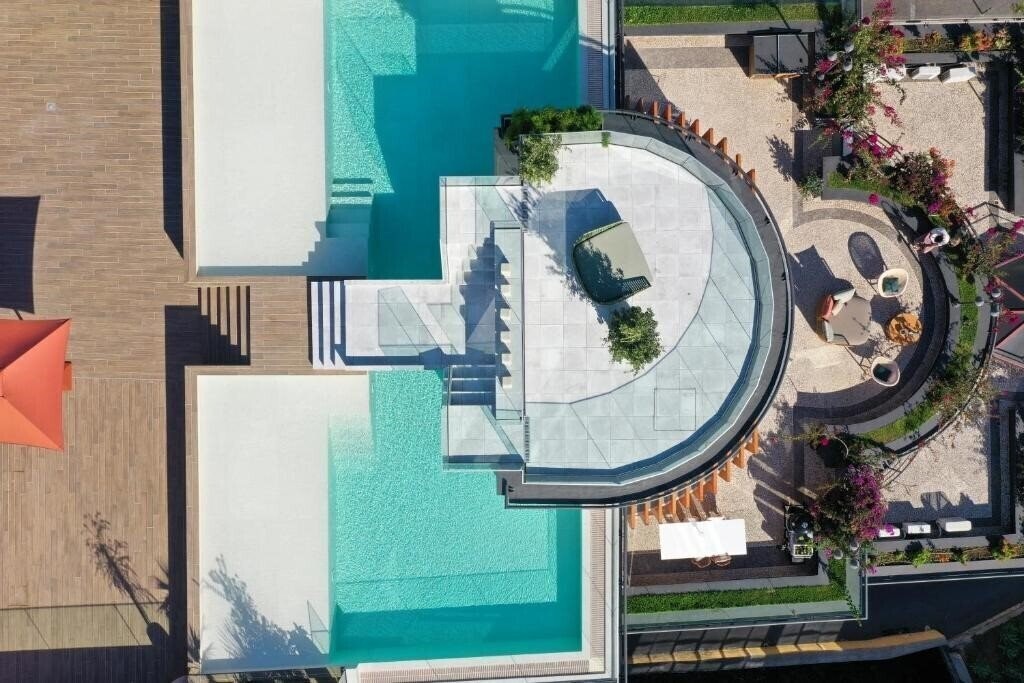 Готель Three House Hotel 3*