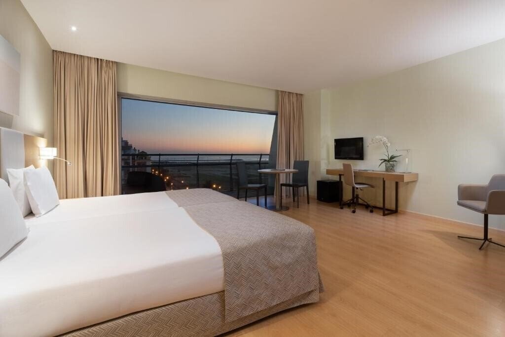 Зображення Eurostars Oasis Plaza 4*