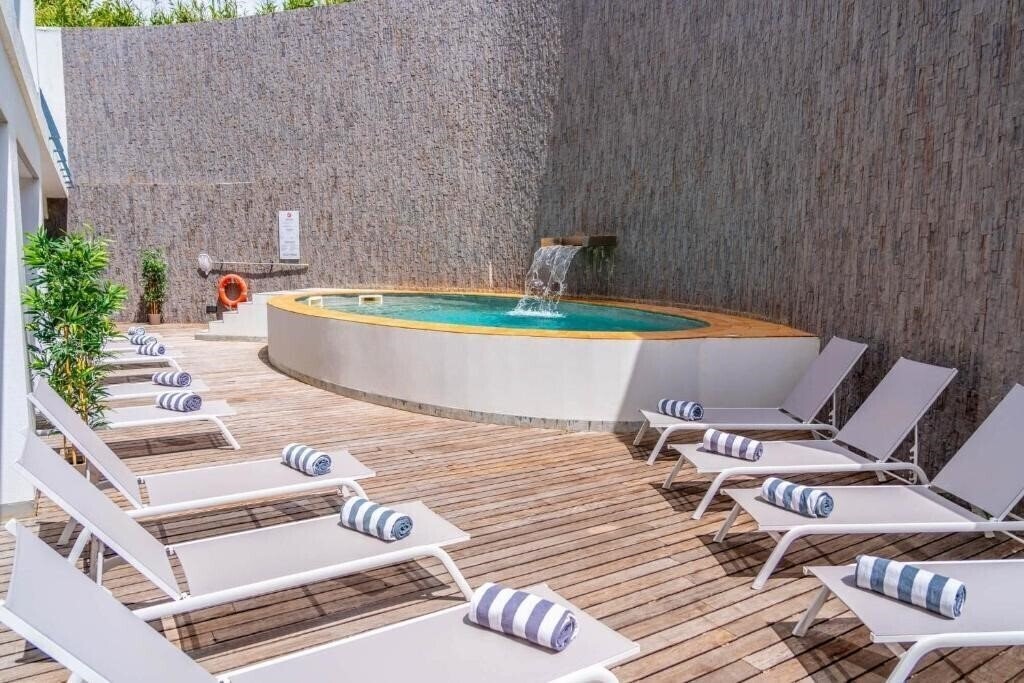 Готель Villa Doris Suites 4*