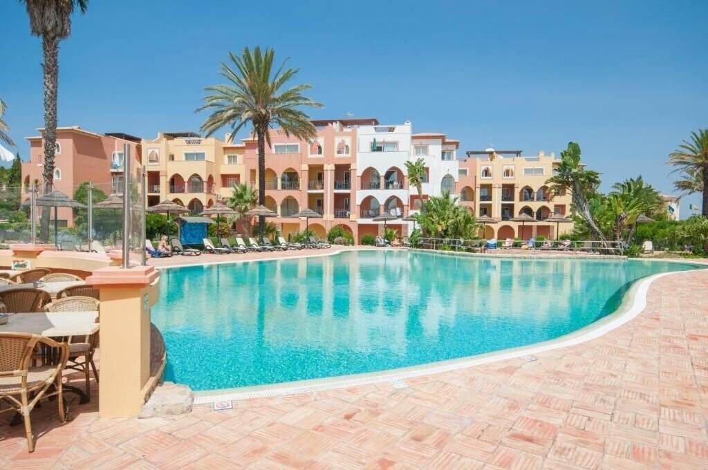 Отель Jardim Da Meia Praia 4*