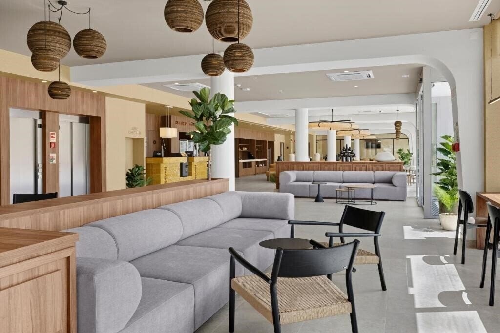 Отель B&B Hotel Leiria 3*