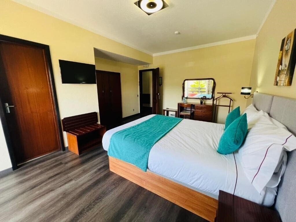 Картинка Hotel Colmeia Monte Real 3*