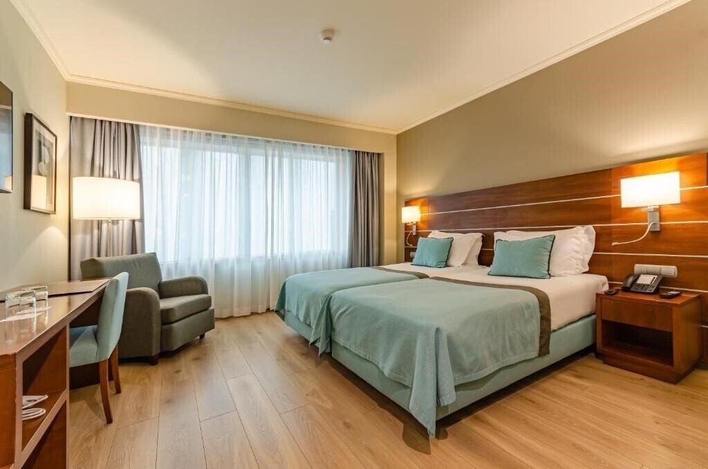 Готель Turim Europa 4*