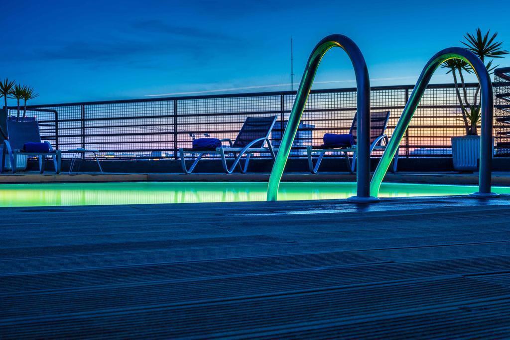 Отель Holiday Inn Lisboa 4*