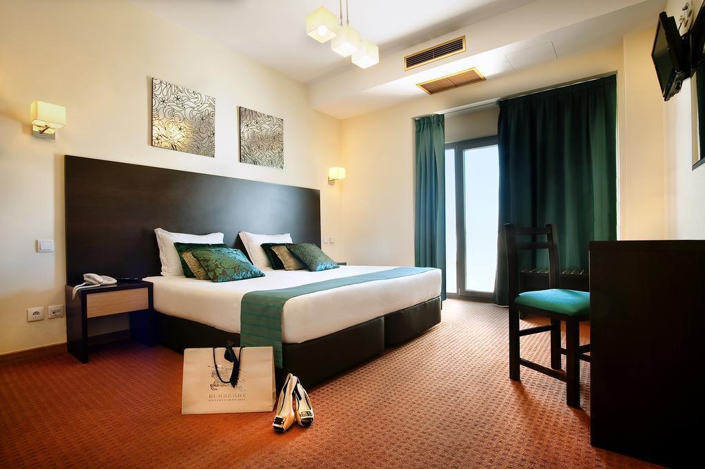 Готель Dah Dom Afonso Henriques 2*