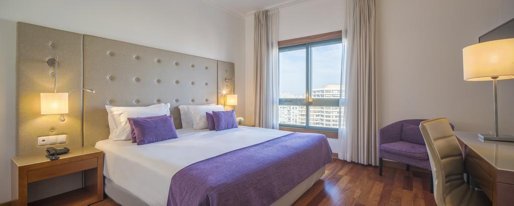 Фото Nh Lisboa Campo Grande 4*