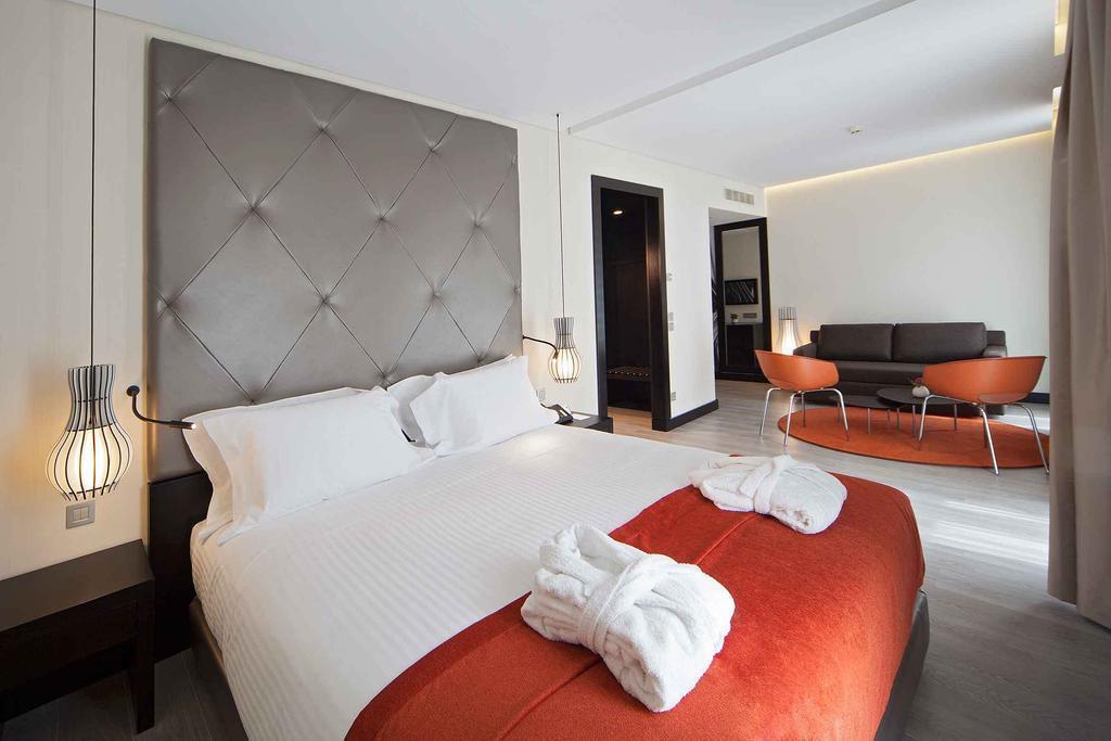 Отель Santa Justa 4*
