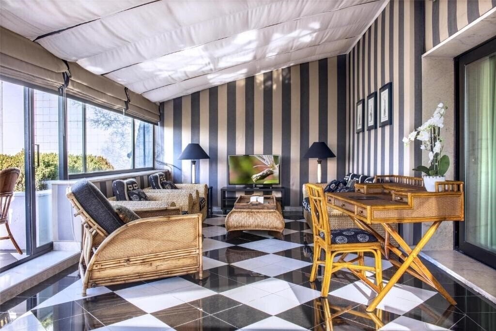 Отель Dom Pedro Lisboa Hotel 5*