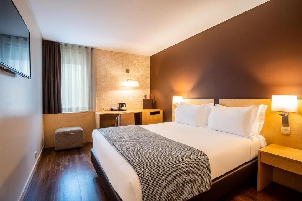 Отель Fenix Urban 4*