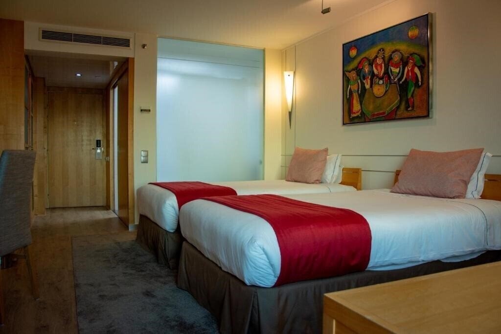 Фото Vip Executive Entrecampos Hotel & Conference 4*