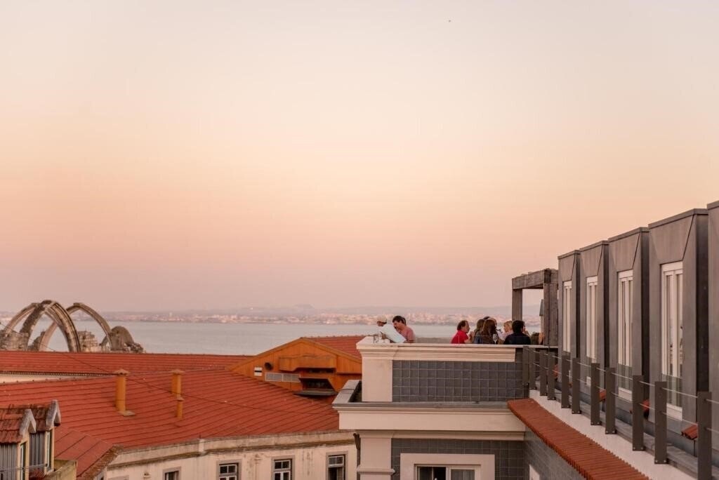 Готель Lux Lisboa Pessoa 4*