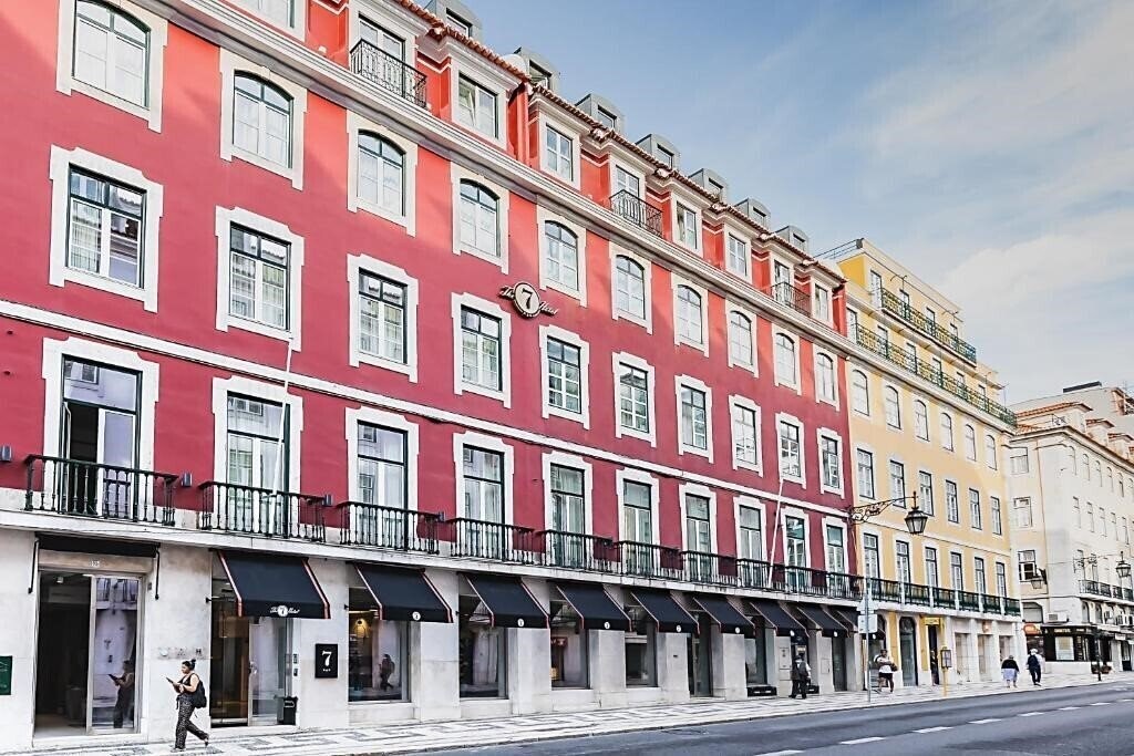 Отель The 7 Hotel 3*