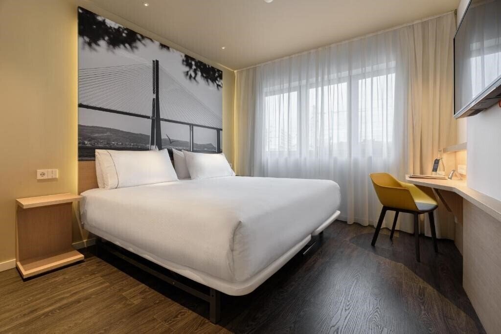 Фото Hotel Ikonik Lisoba 3*