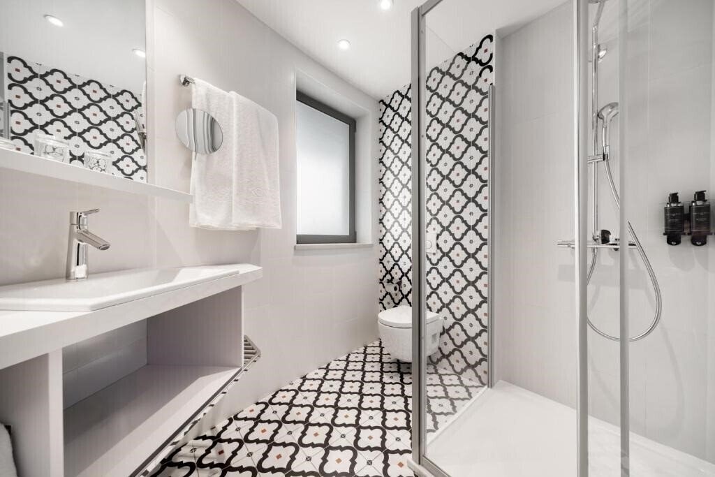 Фотография Hotel Ikonik Lisoba 3*