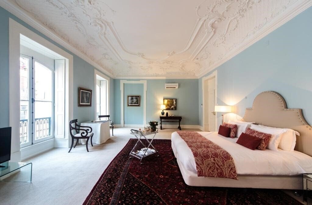 Отель Dear Lisbon Palace Chiado 4*