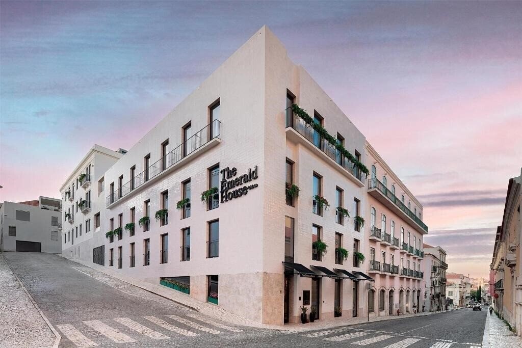 Готель The Emerald House Lisbon, Curio Collection By Hilton 4*