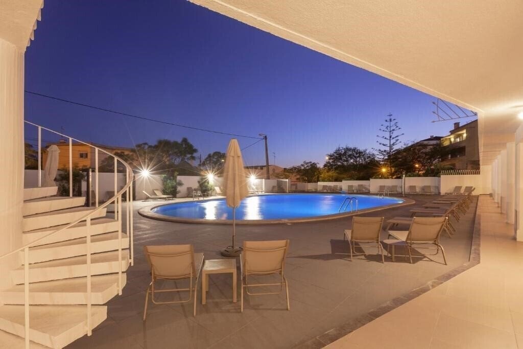 Фото Carcavelos Beach 4*