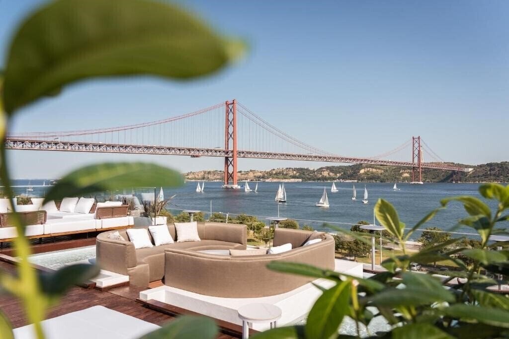 Отель Hyatt Regency Lisbon 5*