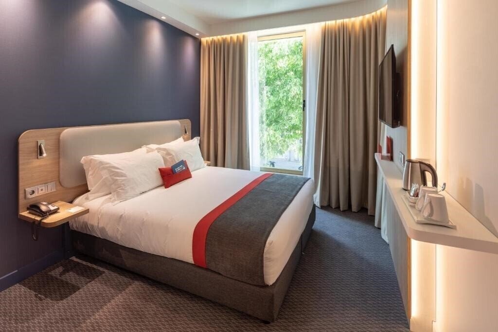 Готель Holiday Inn Express Lisbon - Plaza Saldanha 3*