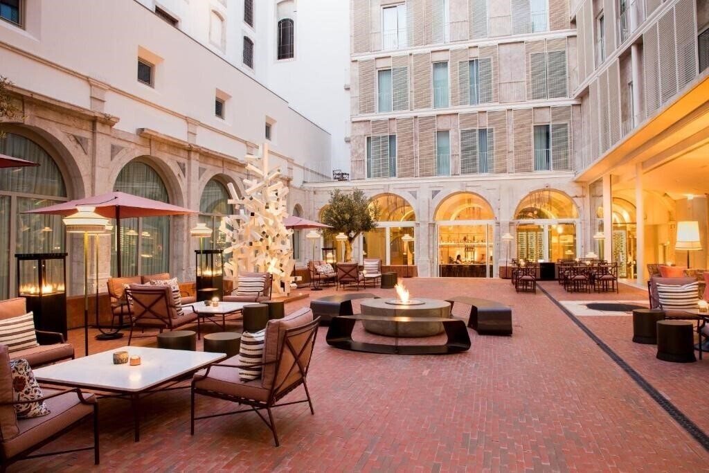 Отель Convent Square Lisbon Vignette Collection by IHG 4*